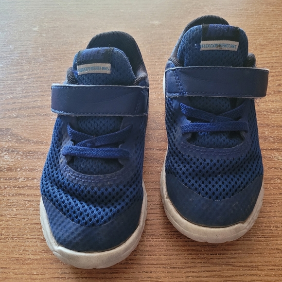 Boys Nike Sneakers 9c - Picture 1 of 3